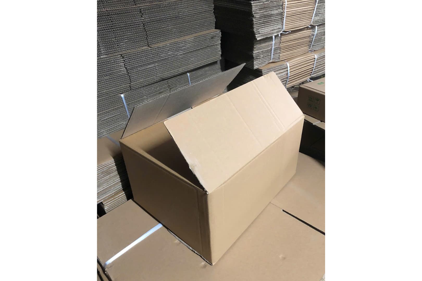 Ảnh: hộp carton khi được bảo quản tốt trong thời tiết nồm ẩm